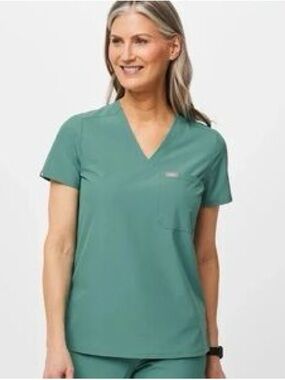 FIGS Women's XXS Eucalyptus Catarina FREEx Scrub Top